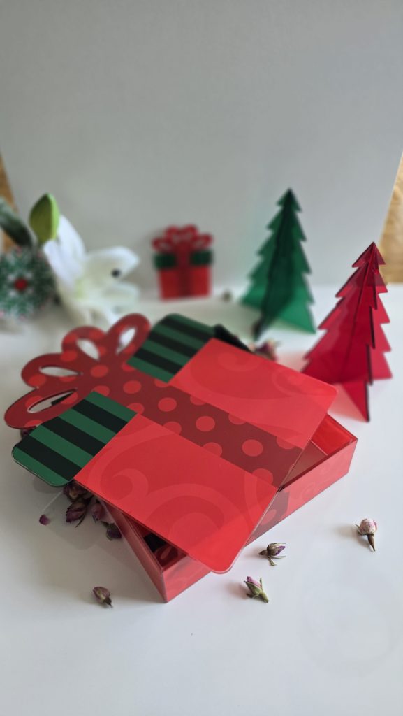 Božićna kutija za kekse. Izrađeno od vrhunskog akrilnog materijala.